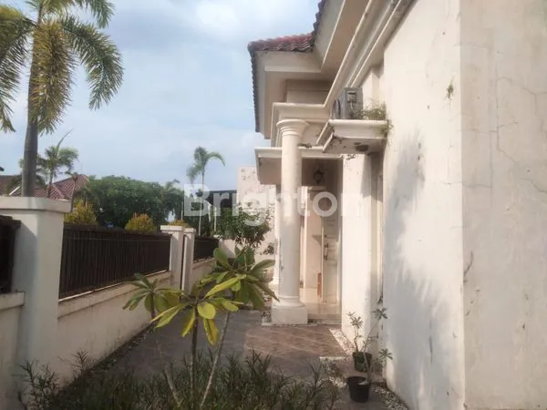 image RUMAH CENTRAL PARK WIGUNA GUNUNG ANYAR (3)