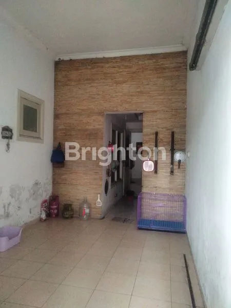 image RUMAH CENTRAL PARK WIGUNA GUNUNG ANYAR (5)