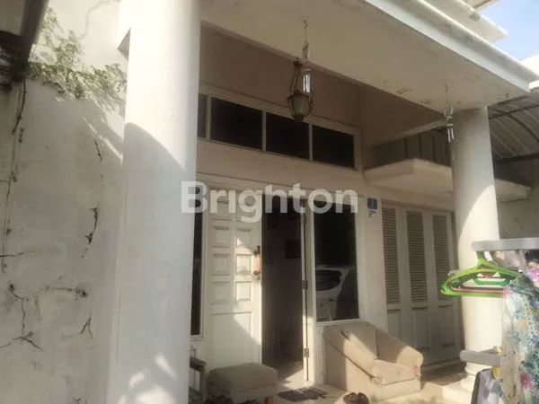 image RUMAH CENTRAL PARK WIGUNA GUNUNG ANYAR (4)