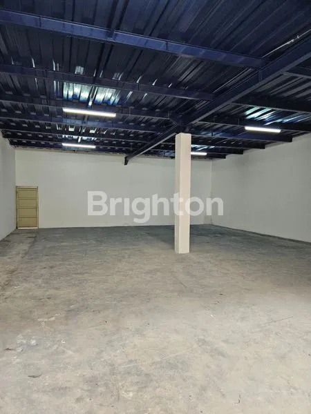 image GUDANG SIAP PAKAI BERSIH PLUS LIFT BARANG DI TELUK NAGA TANGERANG (4)