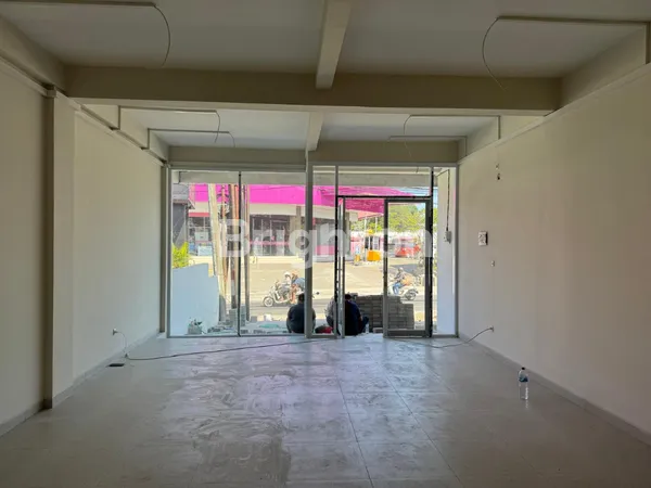 image RUKO IKONIK 3 LANTAI + BASEMENT & ROOFTOP — SIAP JADI MAGNET BISNIS DI BENOA (3)