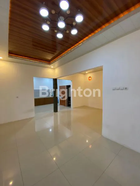 image RUMAH KOMPLEK PERDAGANGAN CILEDUG (2)