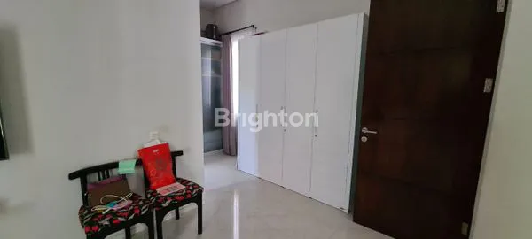 image RUMAH HOOK SIAP HUNI DARMO PERMAI, SUKOMANUNGGAL, SURABAYA BARAT. STRATEGIS DEKAT RAYA HR. MUHAMMAD - MAYJEND SUNGKONO - KUPANG BARU - KUPANG INDAH - TOL SATELIT, DLL. (5)