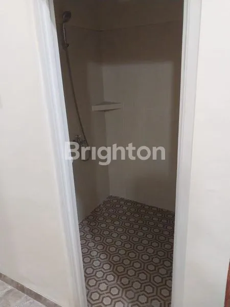 image RUMAH SIAP HUNI 4+1 KT DI RUNGKUT, HARGA 1.9M (4)