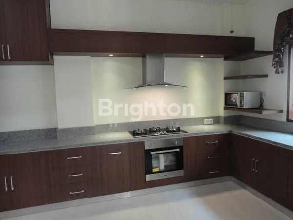 image RUMAH LUAS SIAP HUNI DI TAMAN MUMBUL — NYAMAN DAN FULL FURNISHED (6)