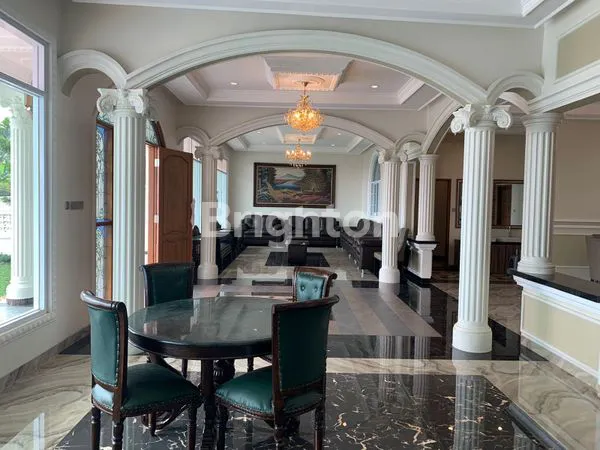 image DIJUAL VILLA KEMBAR MEGAH DI PUNCAK CISARUA | LT 2050M² | 15 KAMAR TIDUR | RP 9M (3)