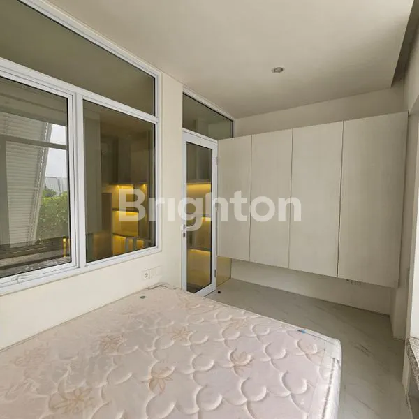 image RUMAH SIAP HUNI FULL FURNISHED TABEBUYA BSD (3)