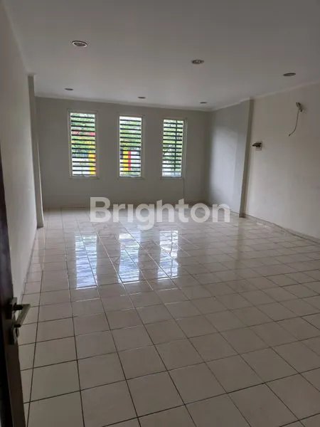 image RUKO 0 KM JALAN UTAMA ALAM SUTERA  (8)