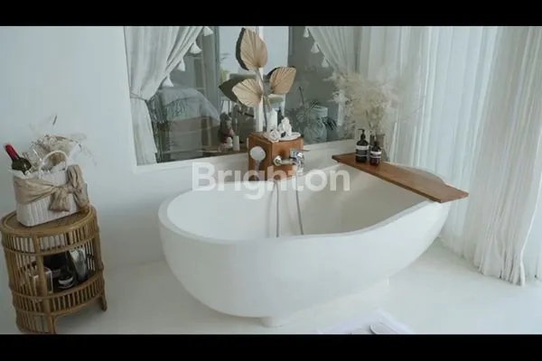 image VILLA SEMI MEDITERANIA DI KEROBOKAN, LT 267M², KOLAM RENANG PRIBADI (3)