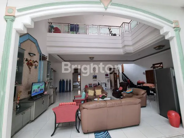 image RUMAH MEWAH 2 LANTAI DI JELAMBAR, LT 360M² (2)