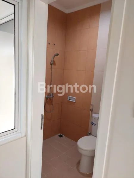 image RUMAH SIAP HUNI 3 LANTAI DI SAMARA VILLAGE, GADING SERPONG (7)