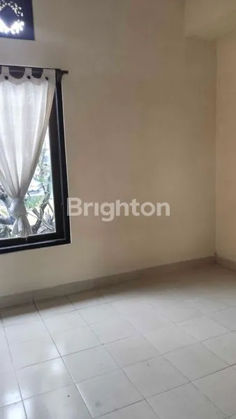 image RUMAH 2 LANTAI COCOK UNTUK HUNIAN  LOKASI  DENPASAR UTARA (5)