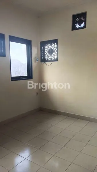 image RUMAH 2 LANTAI COCOK UNTUK HUNIAN  LOKASI  DENPASAR UTARA (8)