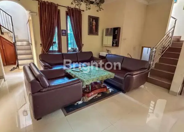 image RUMAH 2 LANTAI 200/221 M² SHM DI CLUSTER GEORGIO, KOTA WISATA (4)