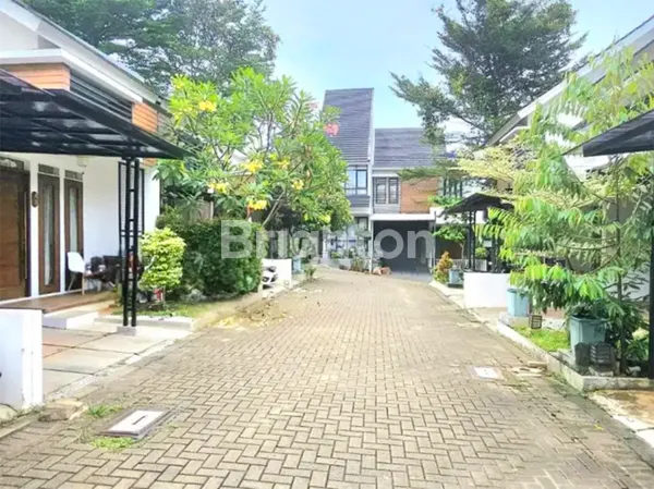 image RUMAH DI BINTARO CUMA 1 MILYAR, DAPAT BONUS 3 AC + DEKAT STASIUN & BEBAS BANJIR! (2)
