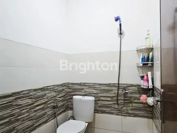 image RUMAH DI BINTARO CUMA 1 MILYAR, DAPAT BONUS 3 AC + DEKAT STASIUN & BEBAS BANJIR! (5)