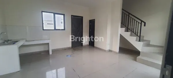 image DISEWAKAN RUMAH CANTIK 2 LANTAI (2)