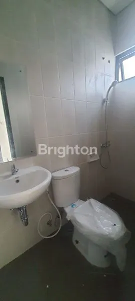 image DISEWAKAN RUMAH CANTIK 2 LANTAI (5)