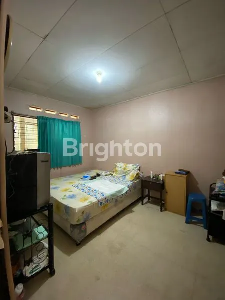 image RUMAH 1.5 LANTAI TERAWAT BANYAK BONUSNYA, SUKOMANUNGGAL JAYA, LEBAR 9, SURABAYA BARAT (4)