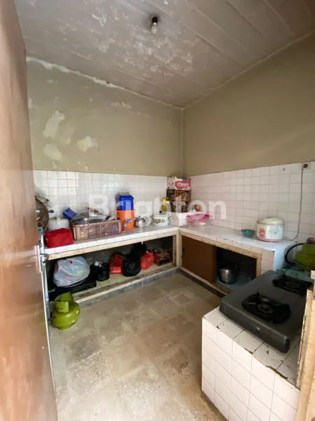 image RUMAH 1.5 LANTAI TERAWAT BANYAK BONUSNYA, SUKOMANUNGGAL JAYA, LEBAR 9, SURABAYA BARAT (7)