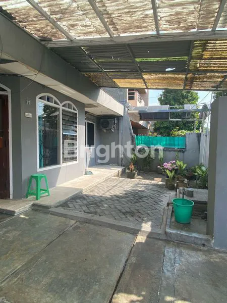 image RUMAH 1.5 LANTAI TERAWAT BANYAK BONUSNYA, SUKOMANUNGGAL JAYA, LEBAR 9, SURABAYA BARAT (1)
