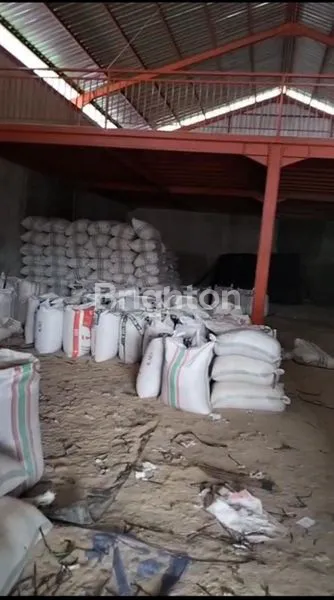 image DIKONTRAKAN GUDANG PINGGIR JALAN LOKASI SANGAT STRATEGIS (2)