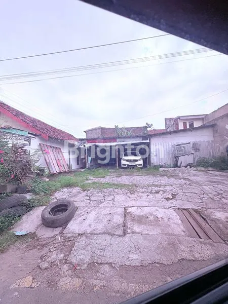 image RUMAH STRATEGIS DI BRATANG, TANAH LUAS 163M² UNTUK USAHA (1)