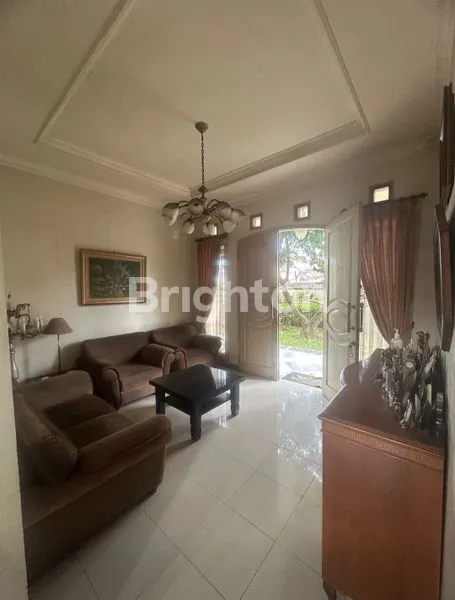 image RUMAH MEGAH NUANSA KLASIK DI TAMAN YASMIN  (5)