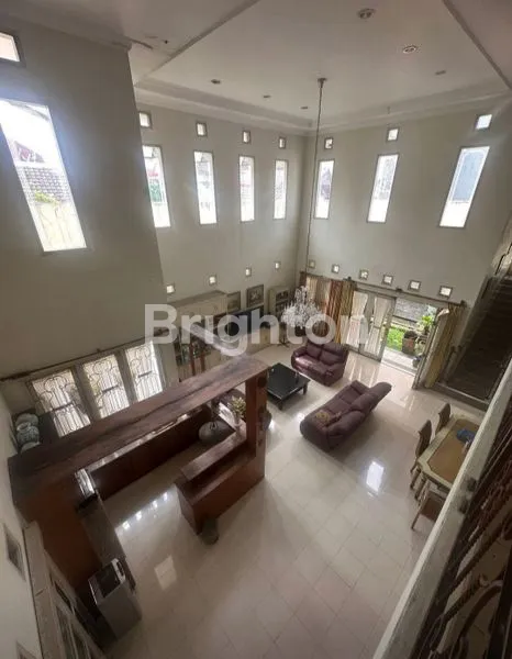 image RUMAH MEGAH NUANSA KLASIK DI TAMAN YASMIN  (4)