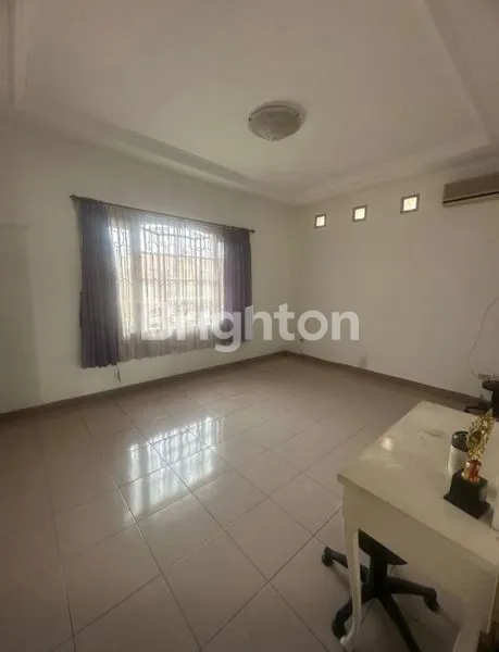 image RUMAH MEGAH NUANSA KLASIK DI TAMAN YASMIN  (7)