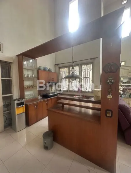 image RUMAH MEGAH NUANSA KLASIK DI TAMAN YASMIN  (8)