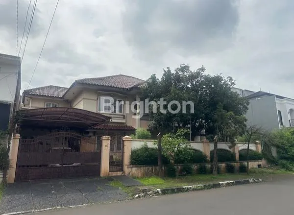 image RUMAH MEGAH NUANSA KLASIK DI TAMAN YASMIN  (1)