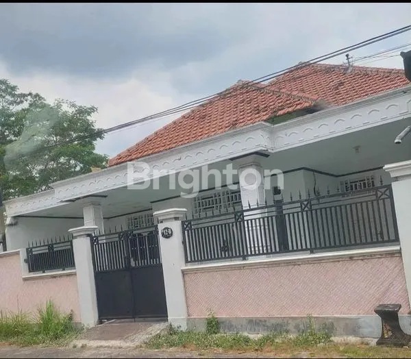 image RUMAH SIAP HUNI 4 KT DI JL IR SUTAMI KEDIRI (1)