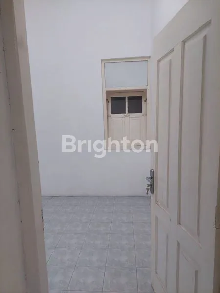 image RUMAH SIAP HUNI 4 KT DI JL IR SUTAMI KEDIRI (4)