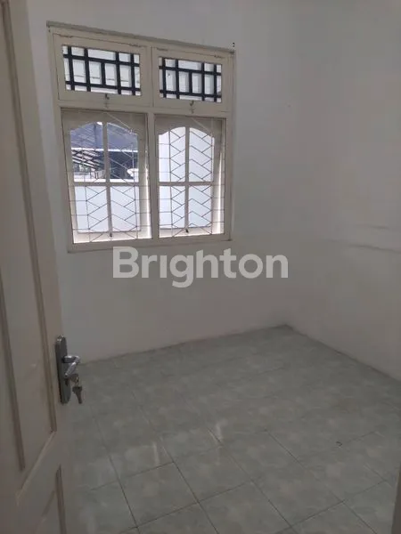 image RUMAH SIAP HUNI 4 KT DI JL IR SUTAMI KEDIRI (7)