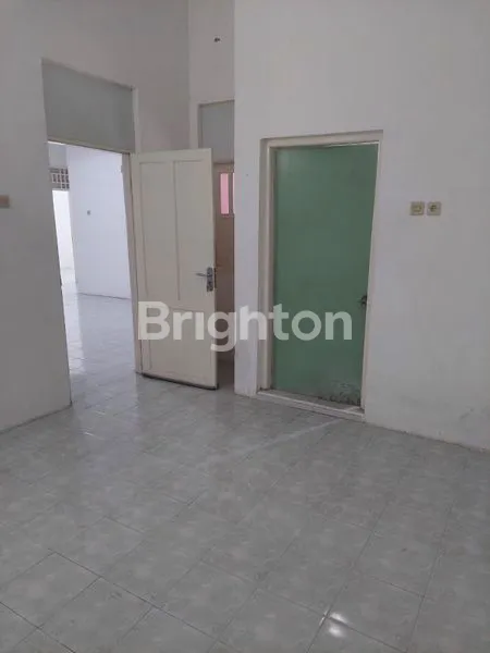 image RUMAH SIAP HUNI 4 KT DI JL IR SUTAMI KEDIRI (8)