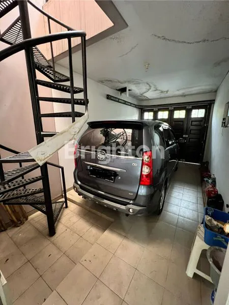 image DIJUAL RUMAH MEWAH SIAP HUNI DI SUVARNA SUTERA (6)