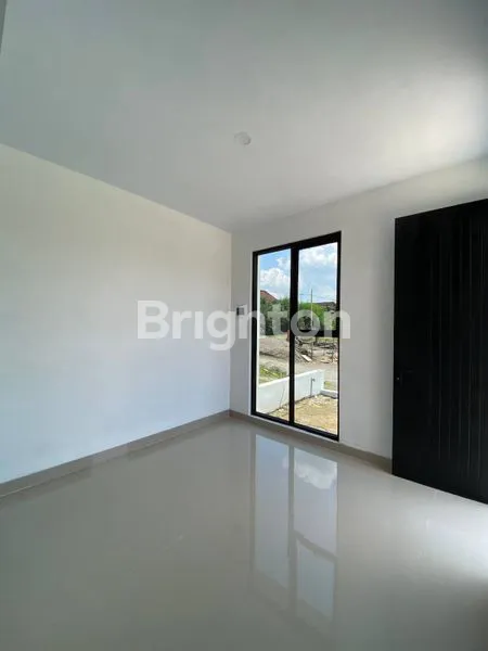 image RUMAH MEWAH SOLO UTARA HANYA 285 JUTA! PROMO DP 0% & SERTIFIKAT SHM READY. (4)