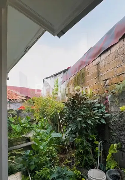 image RUMAH DI TANAH BARU DEPOK  LOKASI STRATEGIS 1 KM PINTU MASUK TOL (4)