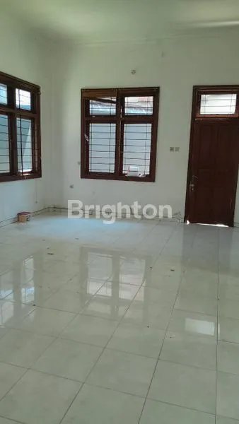 image DISEWAKAN RUMAH 2 LANTAI DI TENGAH KOTA  JL.DR.SUTOMO SAMARINDA (4)