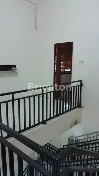 image DISEWAKAN RUMAH 2 LANTAI DI TENGAH KOTA  JL.DR.SUTOMO SAMARINDA (5)