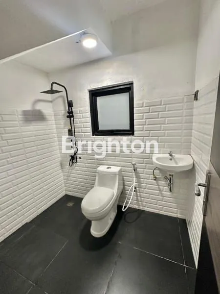 image RUMAH MEWAH 5+2 KT DI DELTAMAS BEKASI, SIAP HUNI (8)