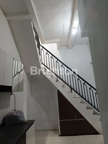 image RUMAH SIAP HUNI PURIMAS CLUSTER LEGIAN PARADISE GUNUNGANYAR MERR RUNGKUT  (5)