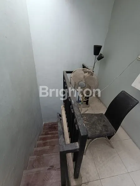 image RUMAH SIAP HUNI PURIMAS CLUSTER LEGIAN PARADISE GUNUNGANYAR MERR RUNGKUT  (6)