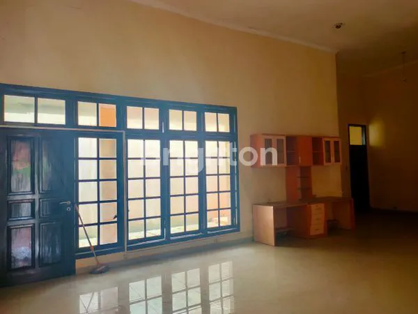 image RUMAH STRATEGIS DI RUNGKUT ASRI HARGA MENARIK (3)