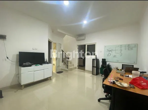 image RUMAH 2 LANTAI 4 KT DI GRAND WISATA BEKASI (3)