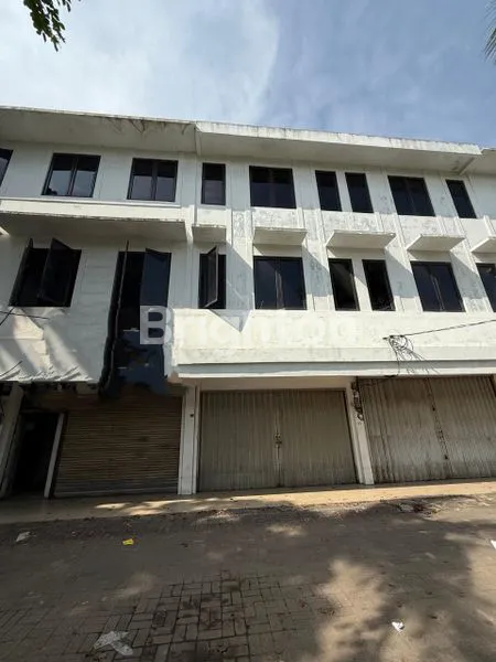 image RUKO STRATEGIS 3 LANTAI DI GADING GRIYA LESTARI (1)