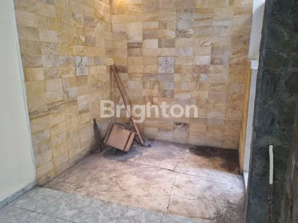 image RUMAH 1½ LANTAI, LT 145 M², SIAP HUNI & STRATEGIS (3)