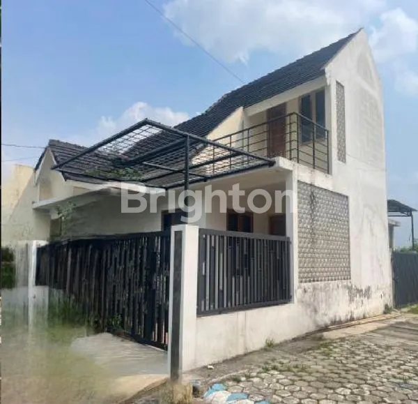 image DIJUAL RUMAH 2 LANTAI SIAP HUNI PERUMAHAN KEBONAGUNG INDAH SELANGKAH KE TERMINAL GADANG AREA STRATEGIS FREE PAJAK JUAL BELI DAN BALIK NAMA (2)