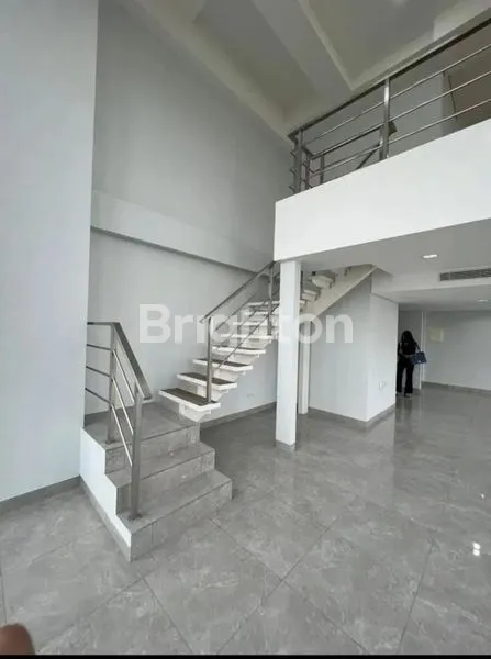 image HUNIAN & KANTOR DI THE SMITH ALAM SUTERA, LT 151M² (3)